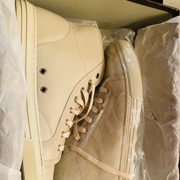 Gucci Other - Beige Gucci Sneakers